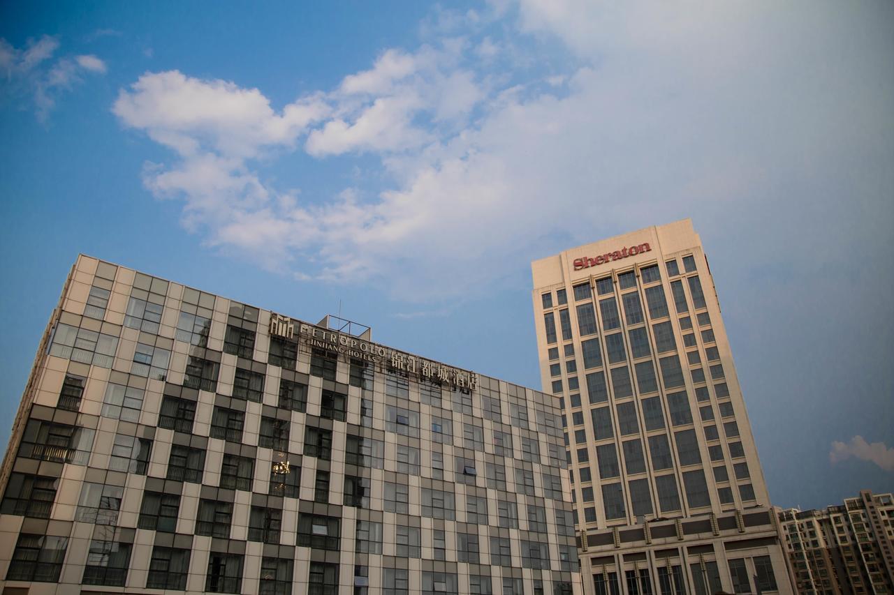Отель Metropolo, Zhenjiang, Railway Station Wanda Plaza Чжэньцзян Экстерьер фото